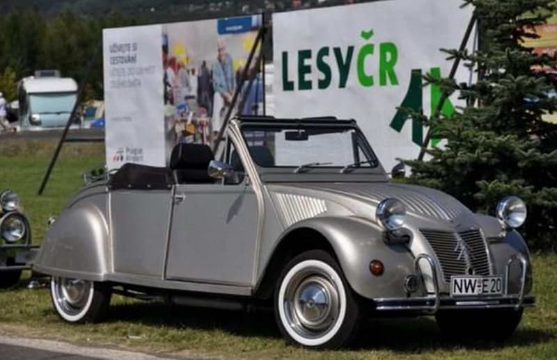 Rencontre mondiale de 2CV à Most